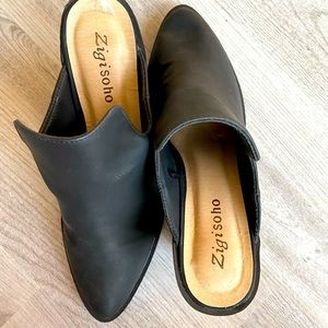 Women’s Black heeled Mules size 8 EUC